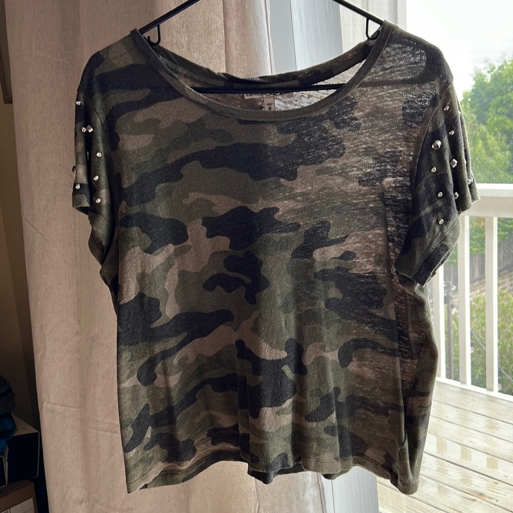 Camo studded boxy burnout T-shirt.